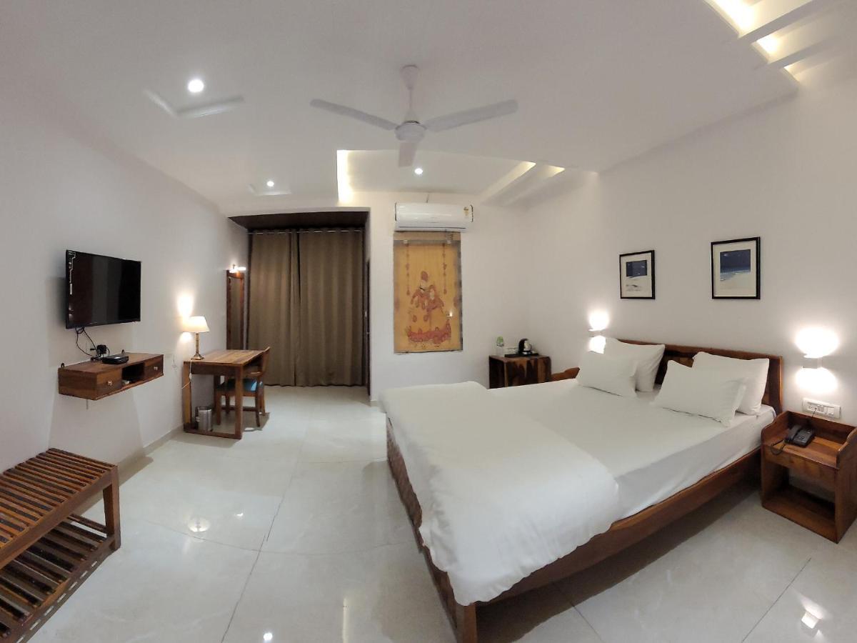 Aura Gold Resort Udaipur Exterior foto
